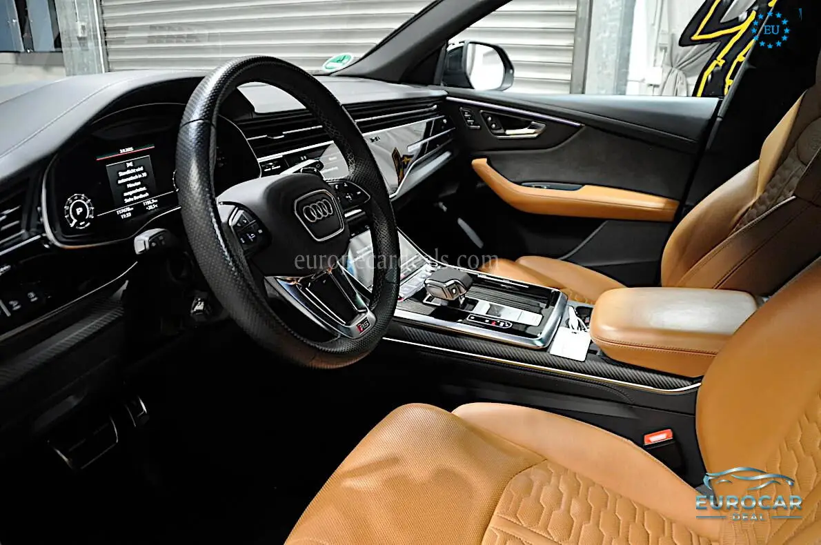 Audi RSQ8