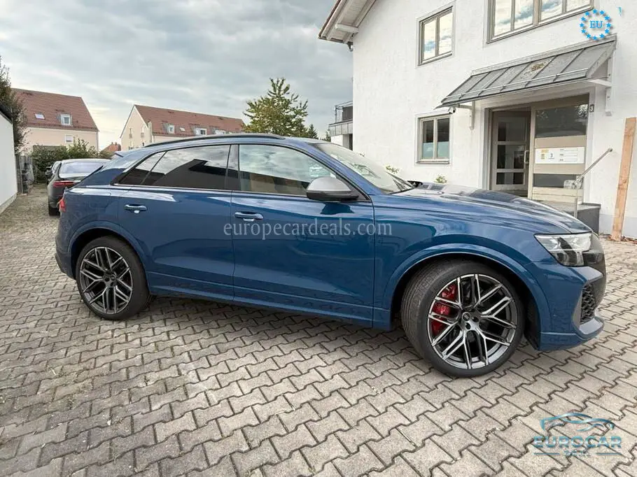 Audi RSQ8