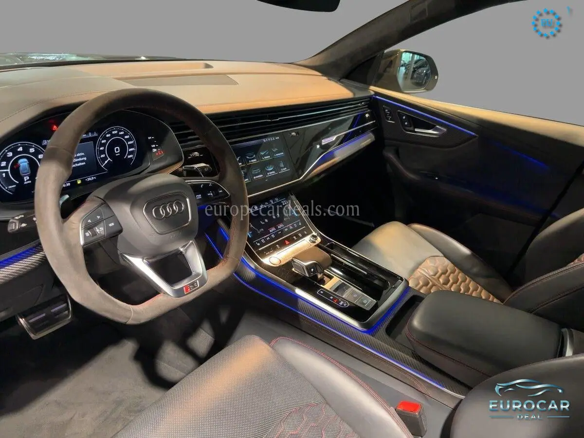 Audi RSQ8