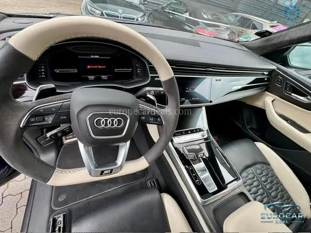 Audi RSQ8