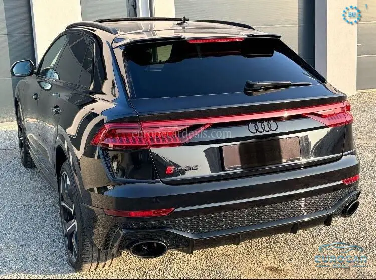 Audi RSQ8