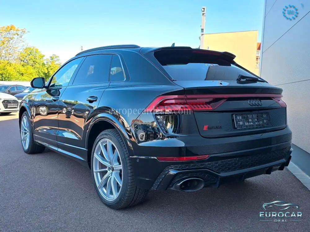 Audi RSQ8