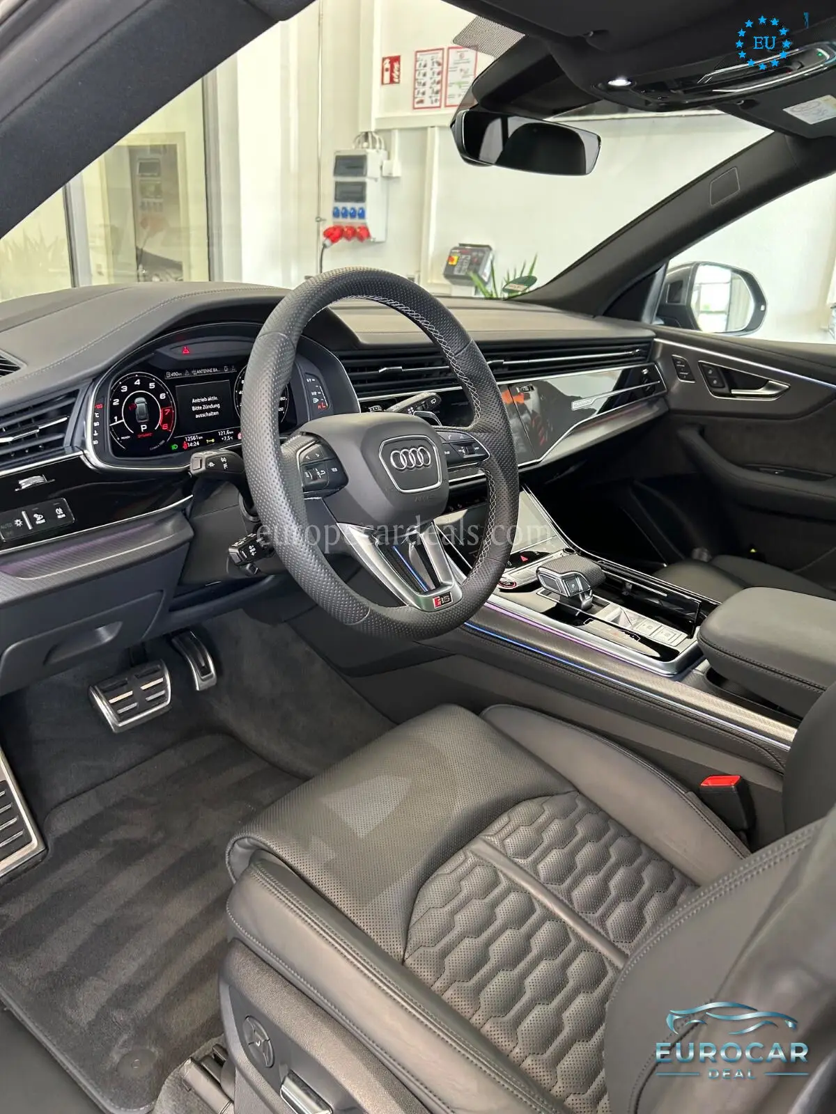 Audi RSQ8