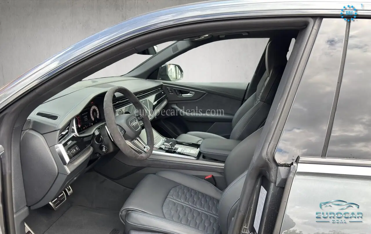 Audi RSQ8