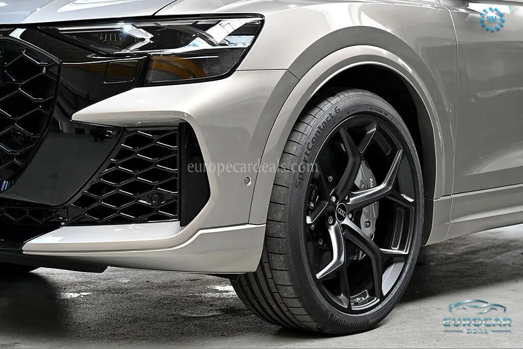 Audi RSQ8