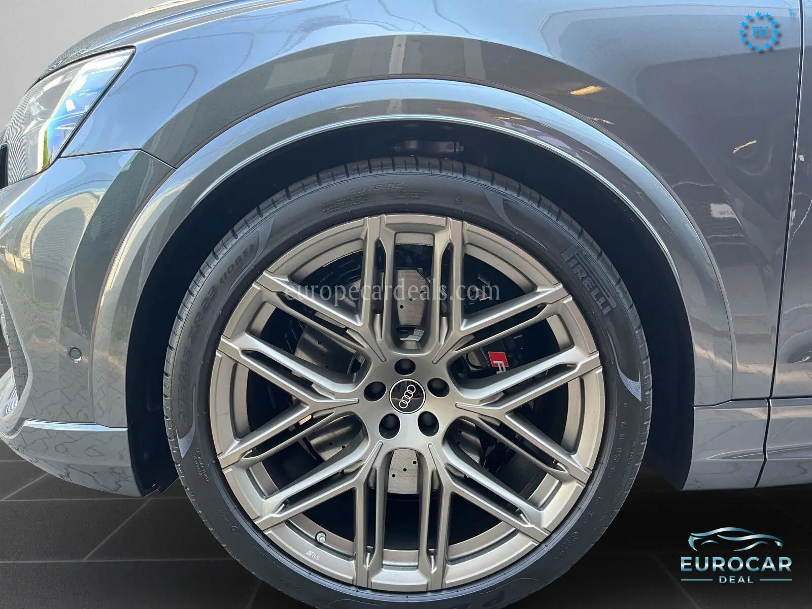 Audi RSQ8