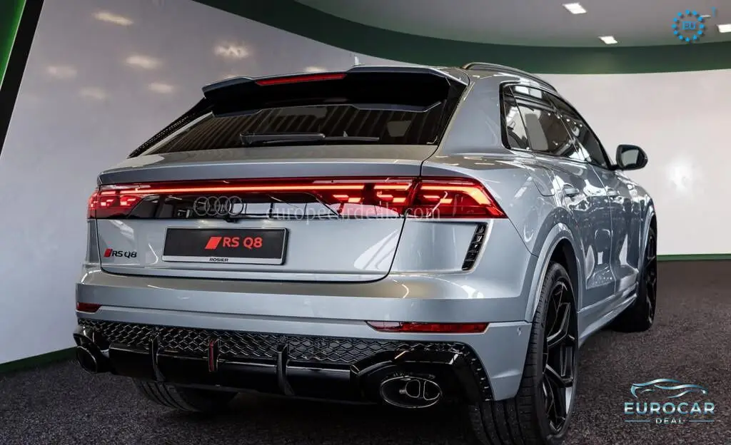Audi RSQ8