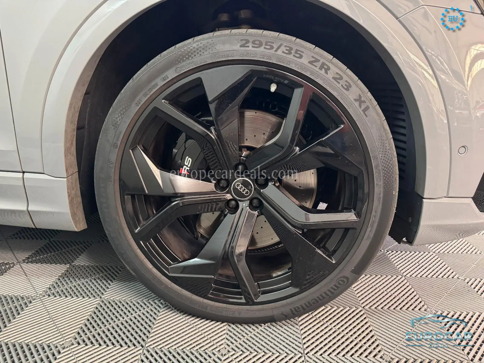 Audi RSQ8
