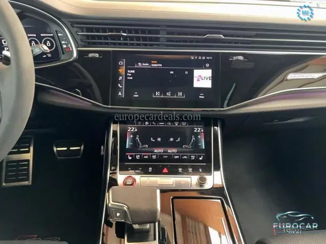 Audi RSQ8
