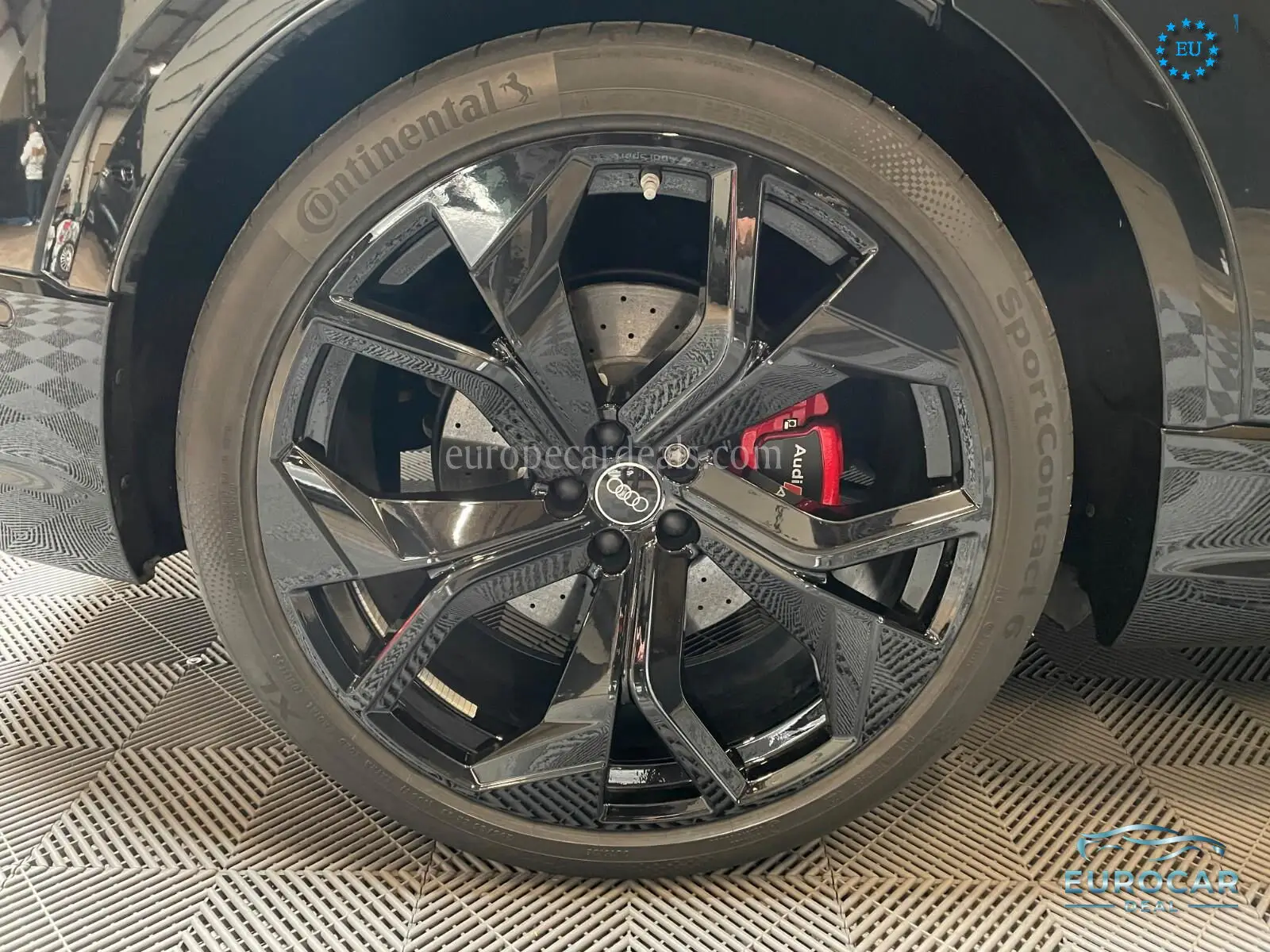 Audi RSQ8