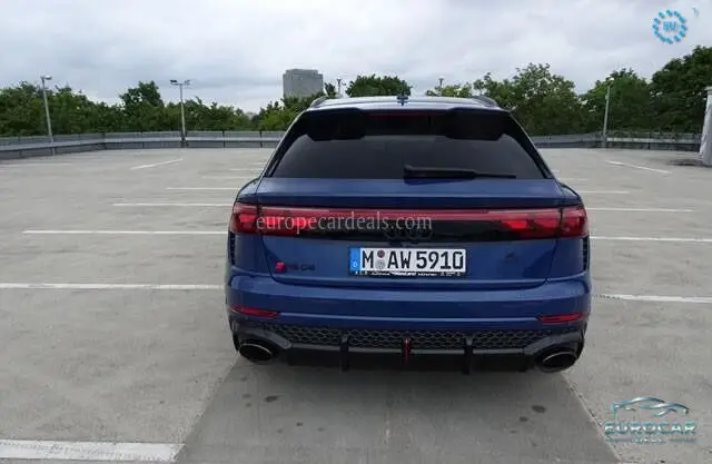 Audi RSQ8