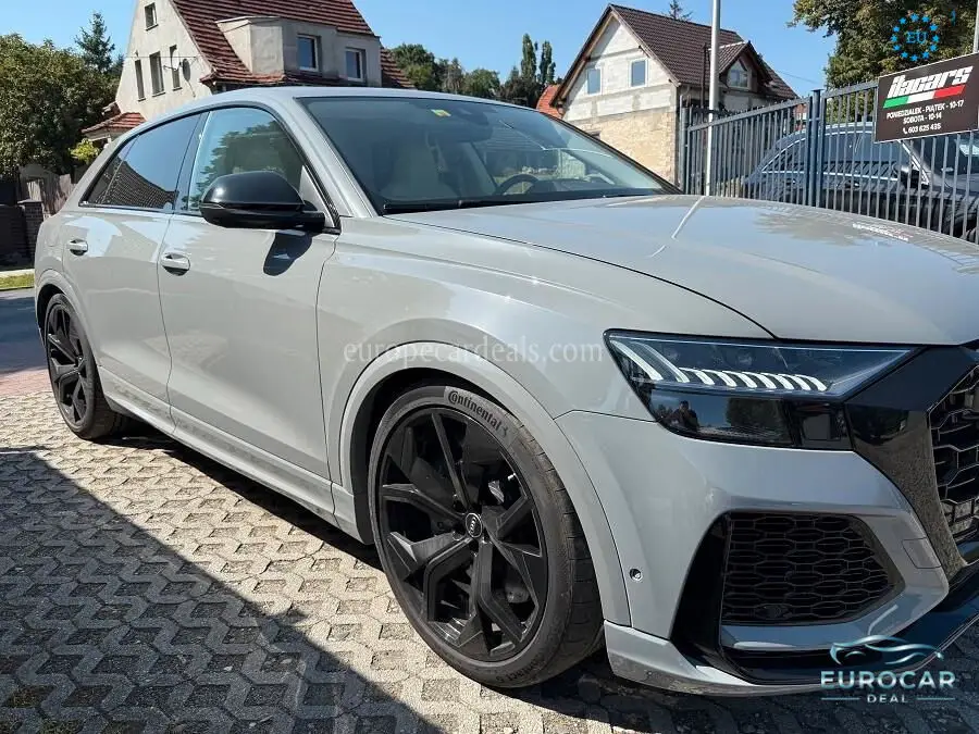 Audi RSQ8
