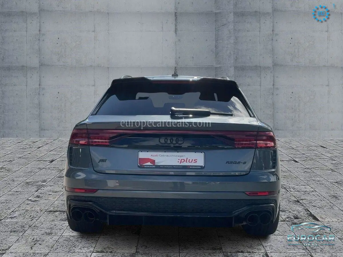 Audi RSQ8