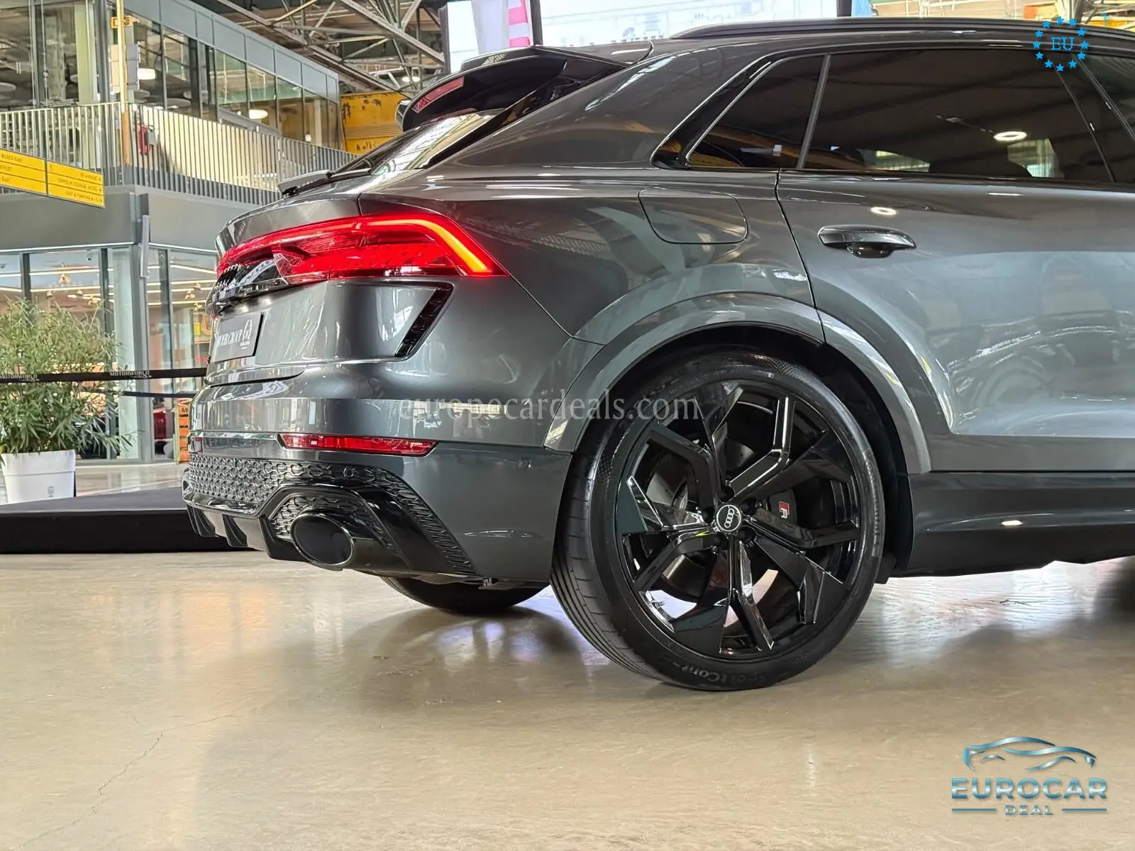 Audi RSQ8
