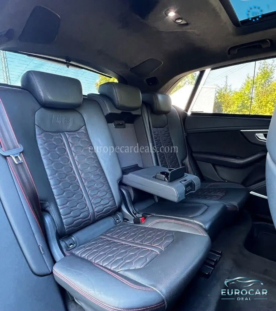 Audi RSQ8