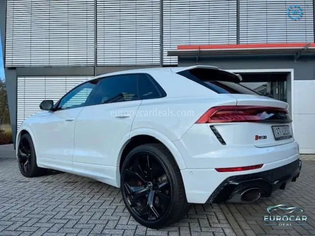 Audi RSQ8