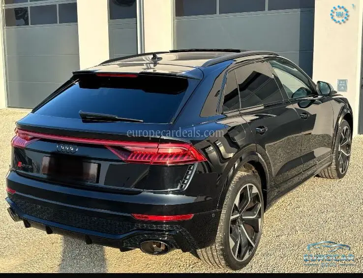 Audi RSQ8