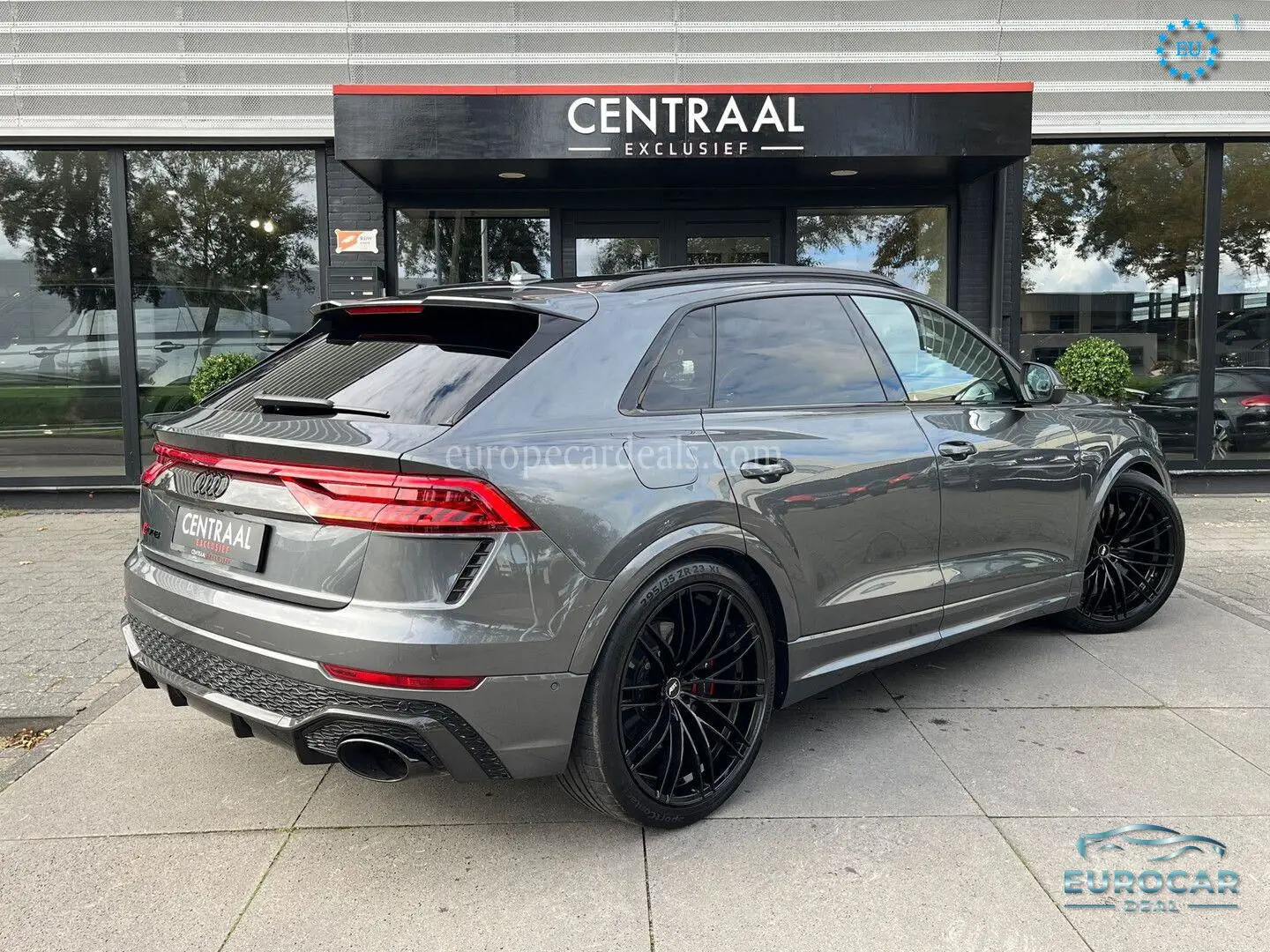 Audi RSQ8