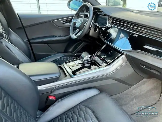 Audi RSQ8