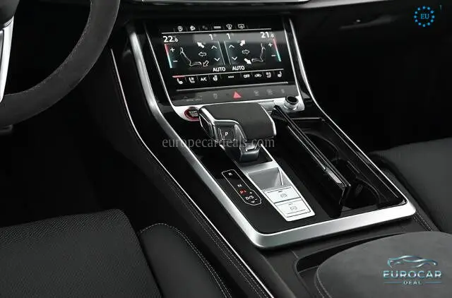 Audi RSQ8
