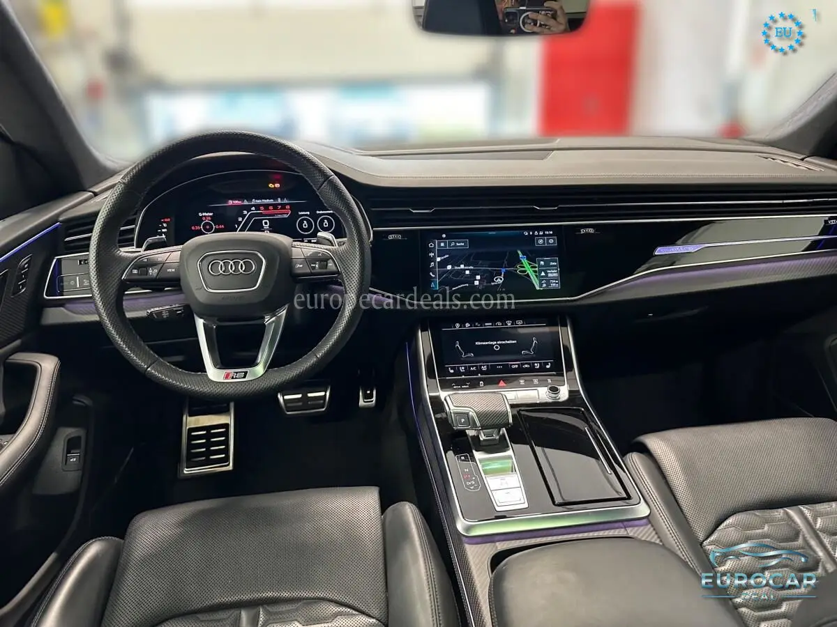 Audi RSQ8
