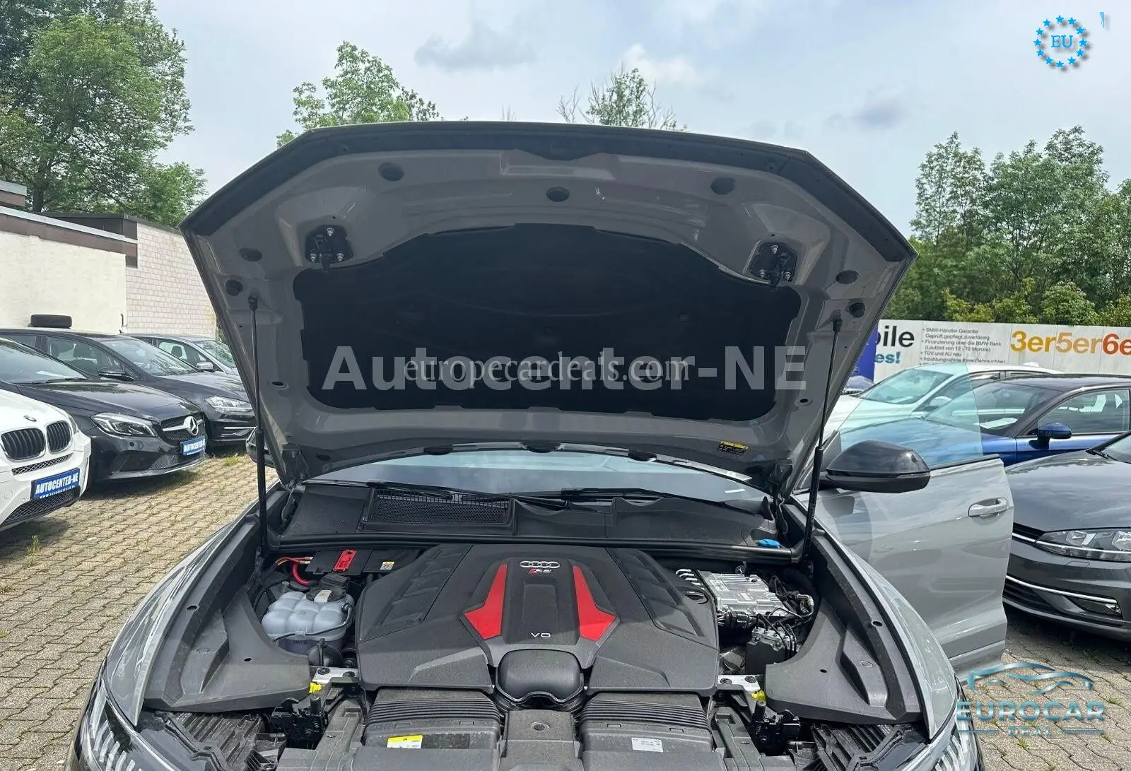 Audi RSQ8