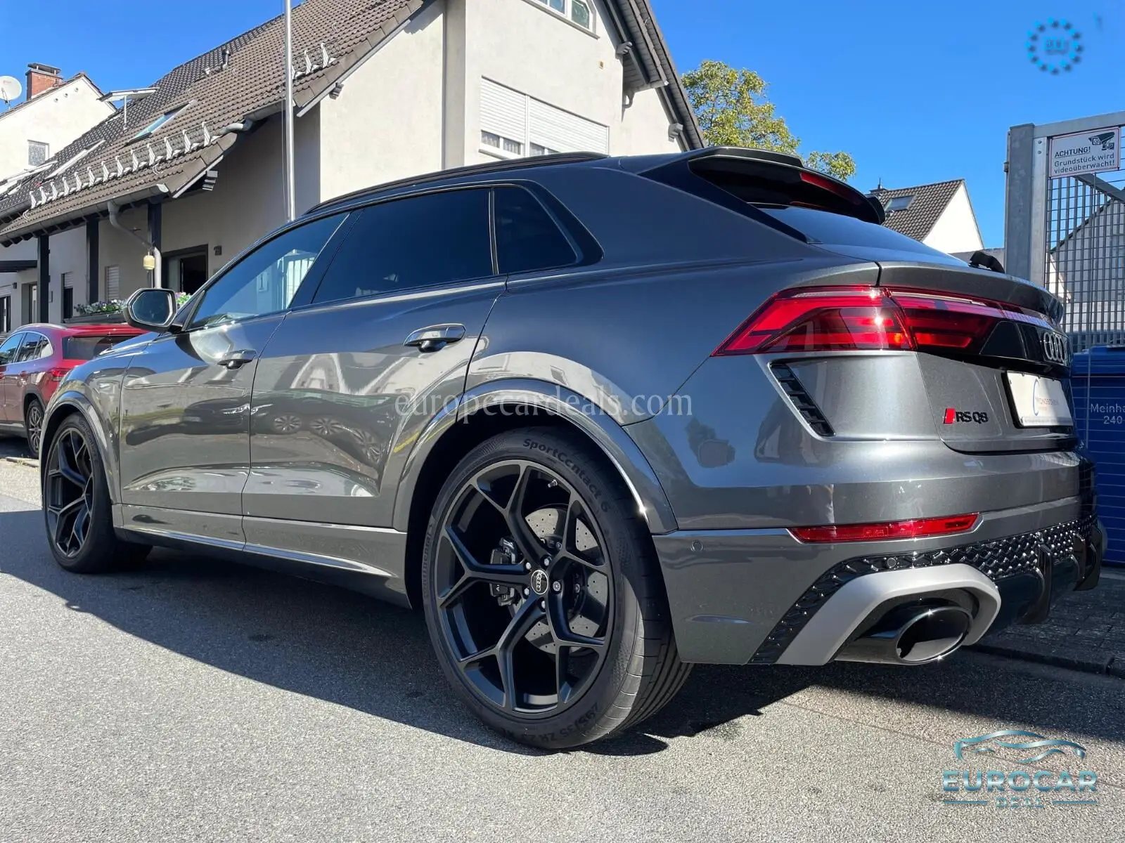 Audi RSQ8