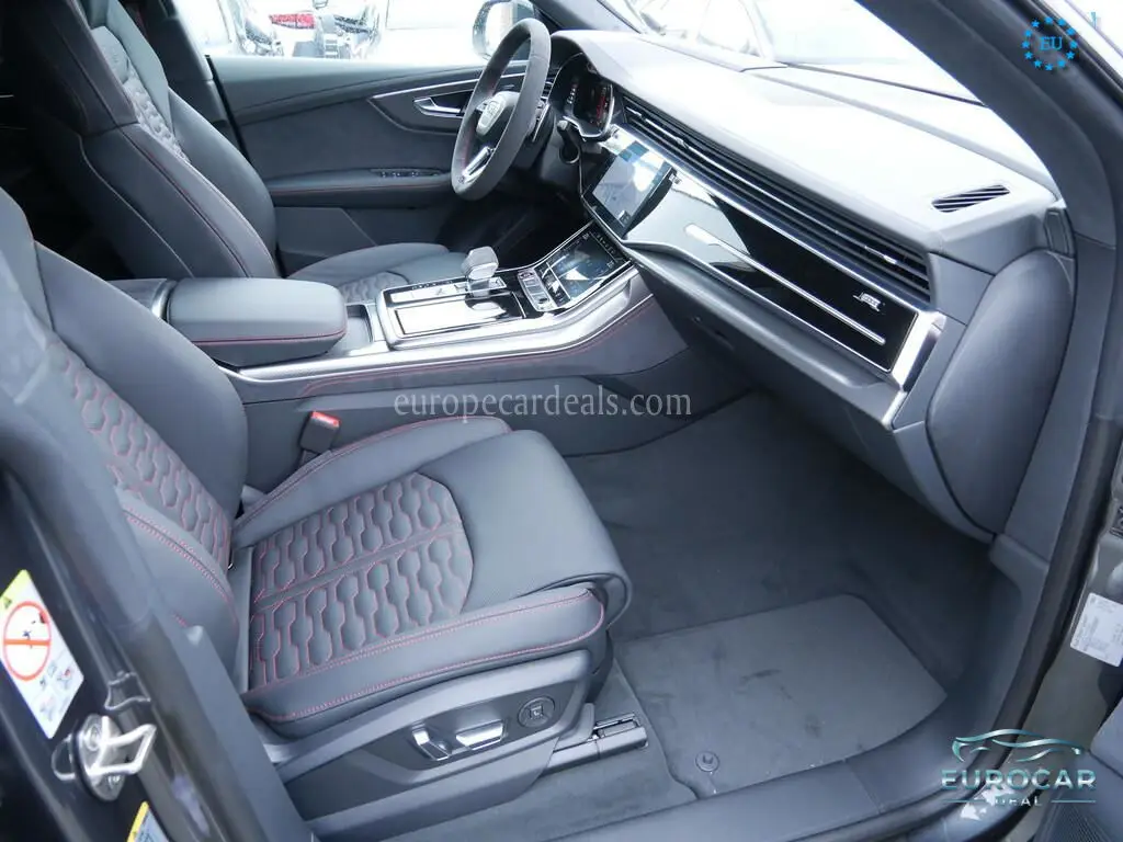 Audi RSQ8