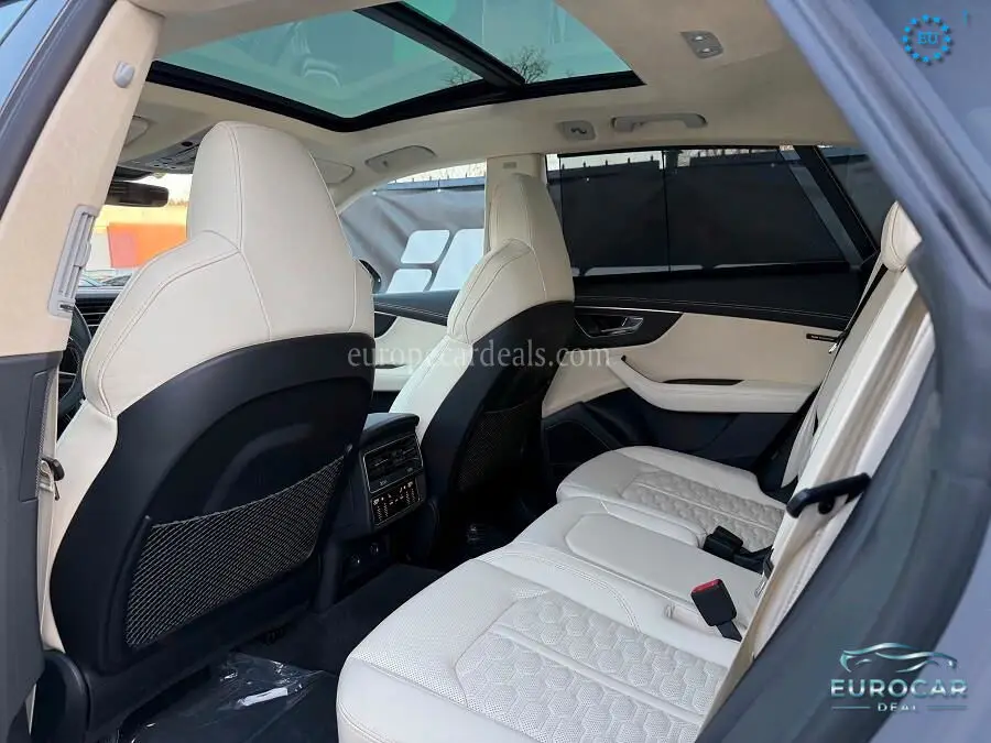 Audi RSQ8