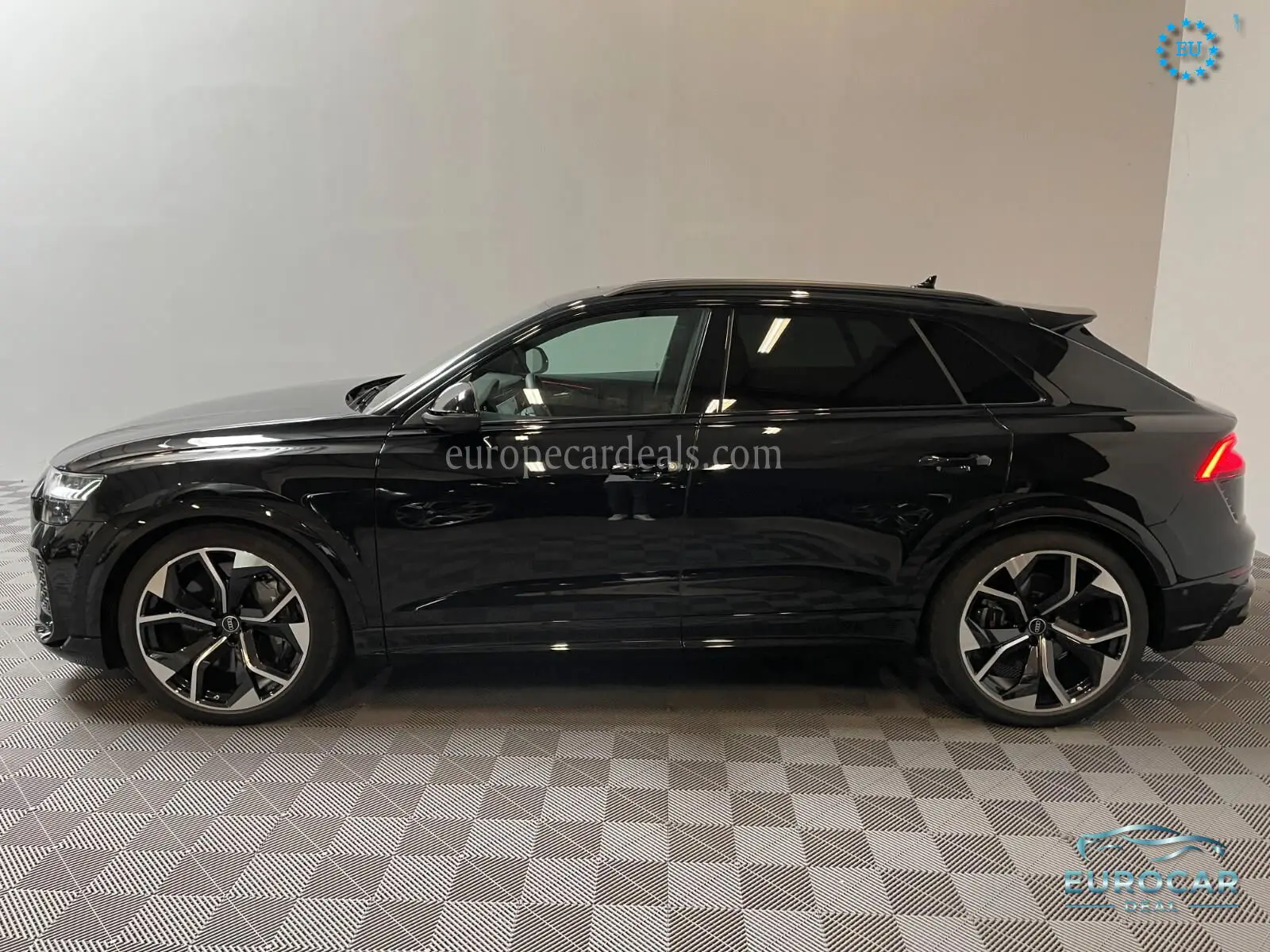 Audi RSQ8