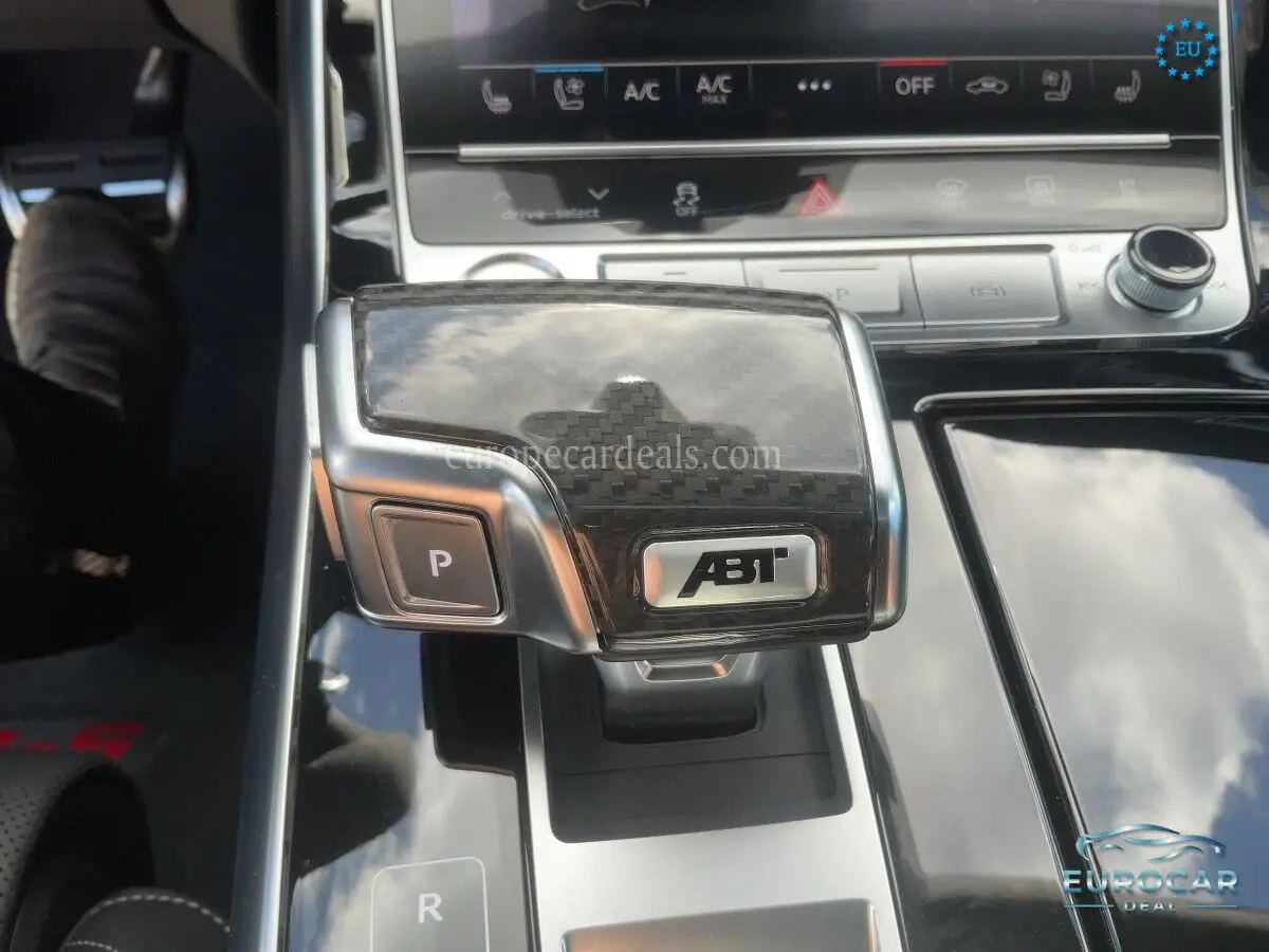 Audi RSQ8