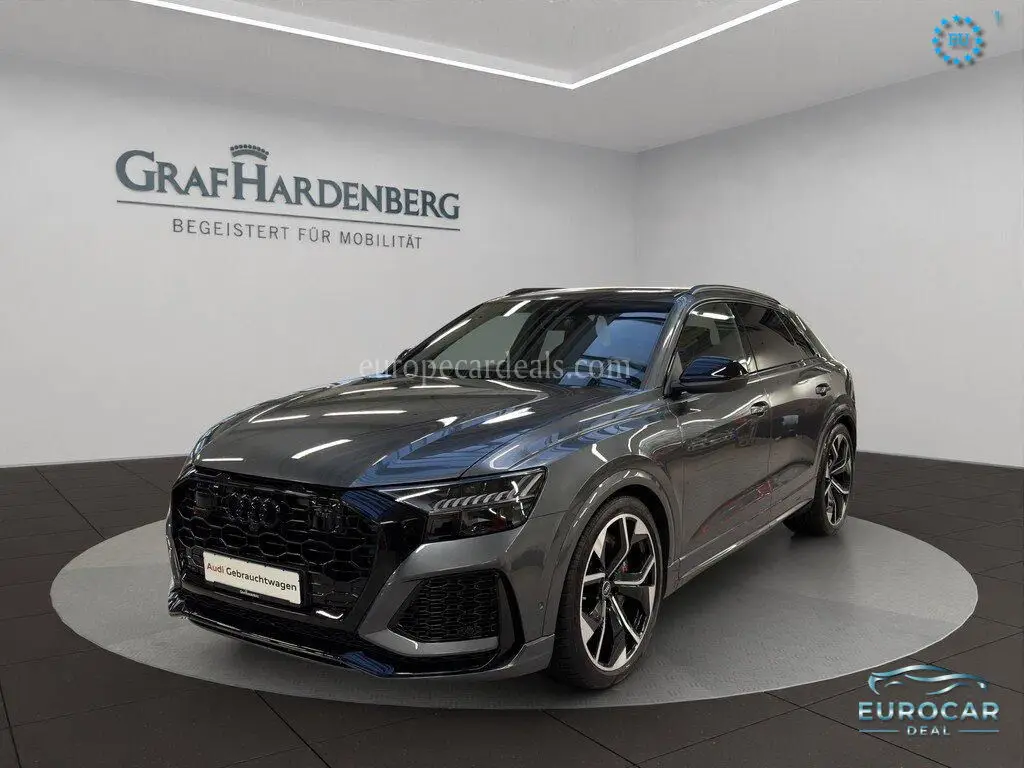 Audi RSQ8