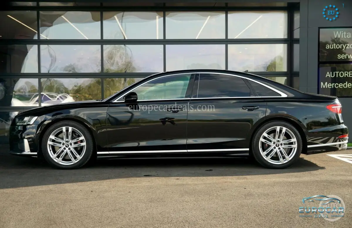 Audi S8