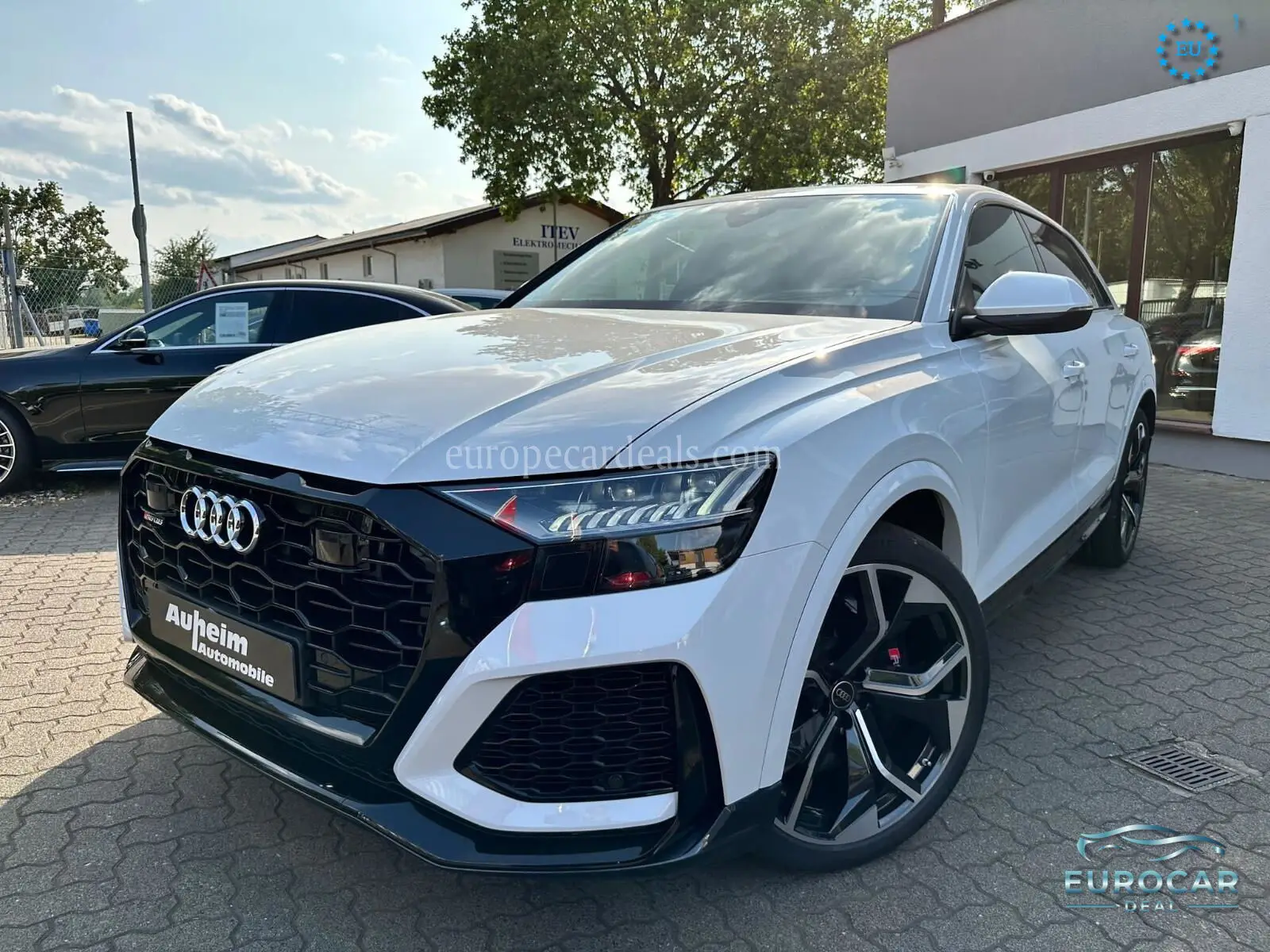 Audi RSQ8