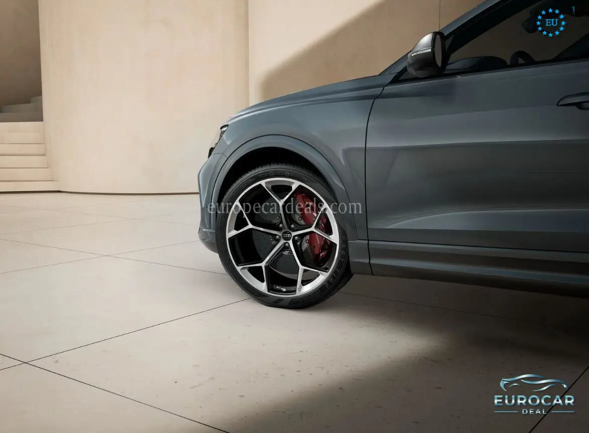 Audi RSQ8