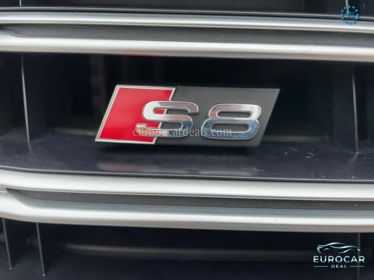 Audi S8