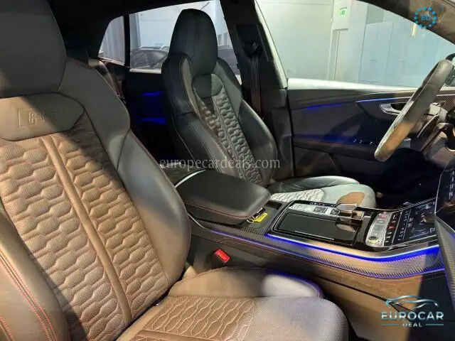 Audi RSQ8