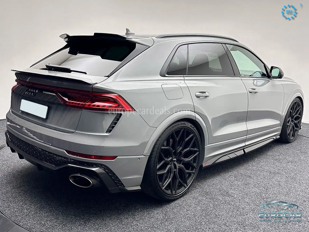 Audi RSQ8