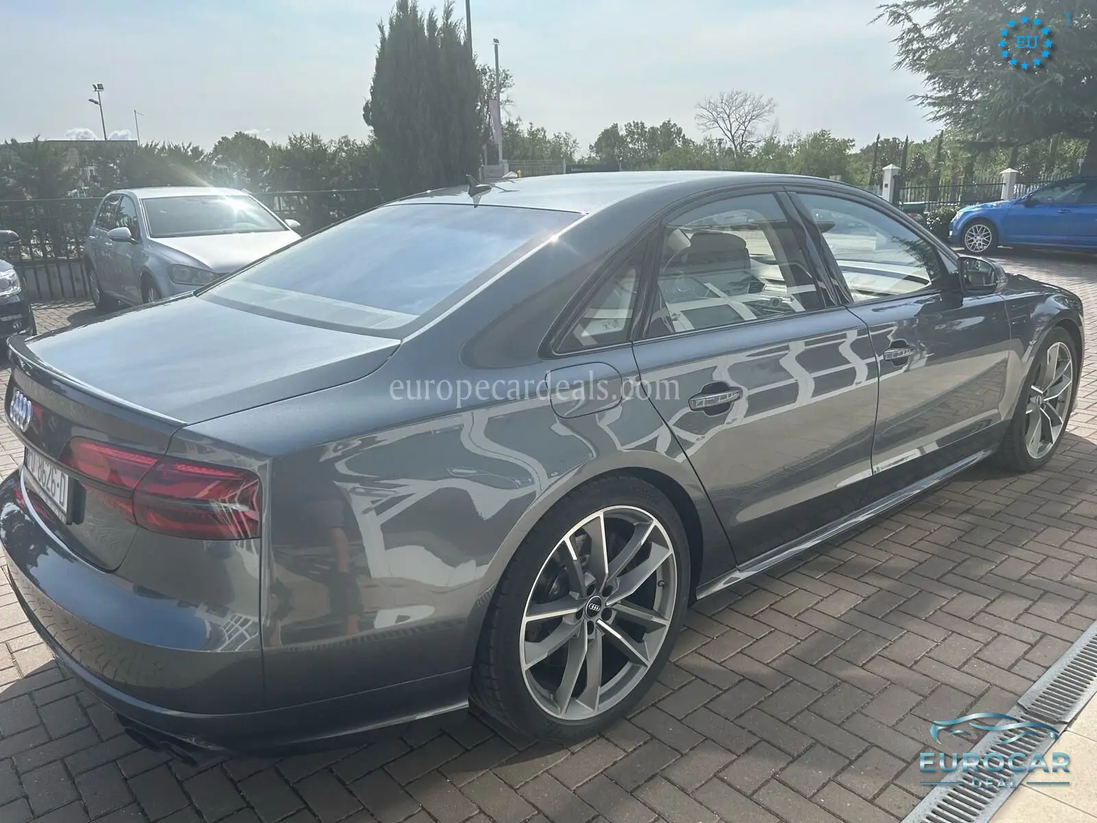 Audi S8