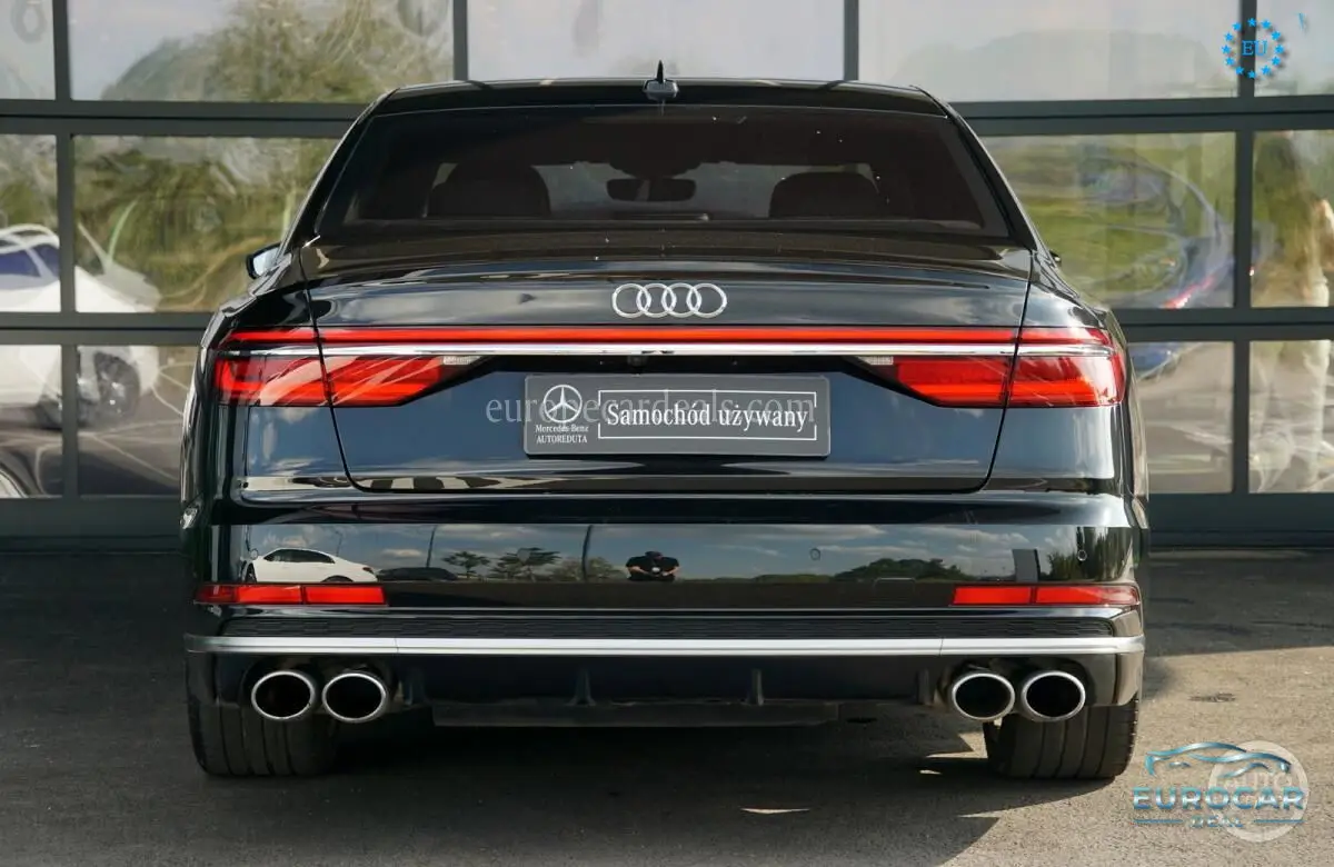 Audi S8