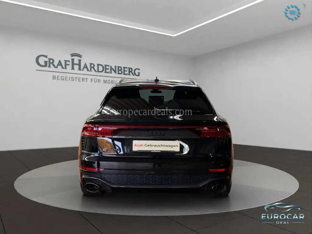 Audi RSQ8