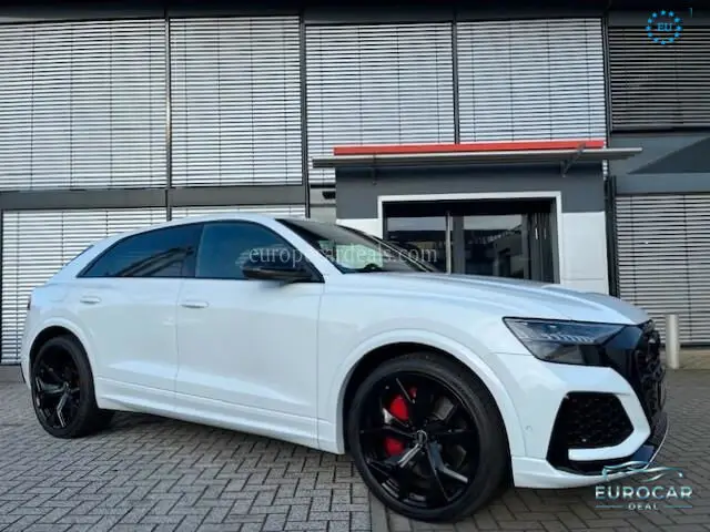 Audi RSQ8