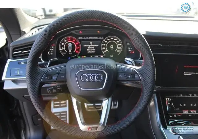 Audi RSQ8