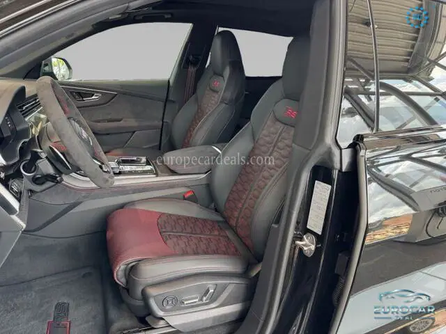 Audi RSQ8