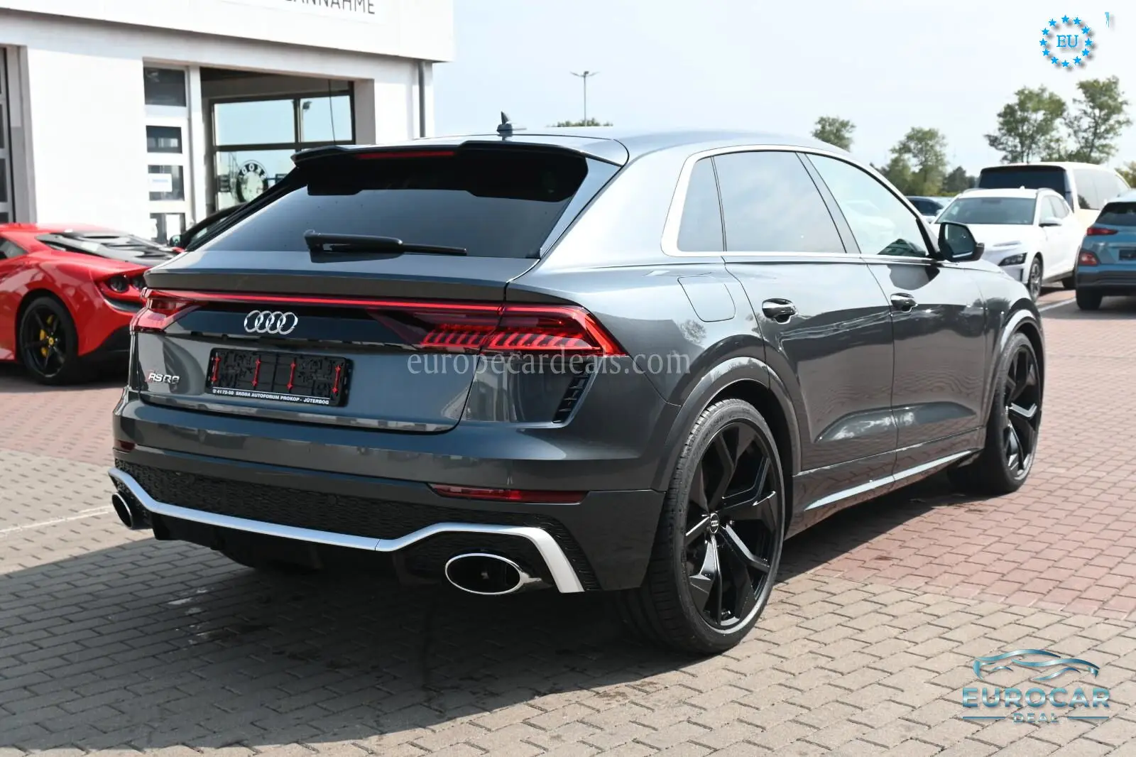 Audi RSQ8