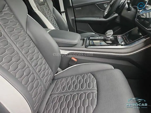 Audi RSQ8