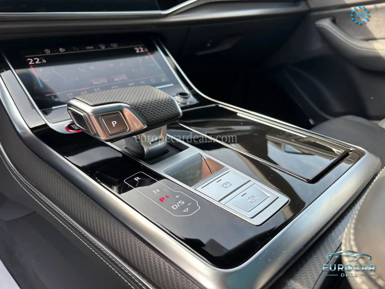 Audi RSQ8