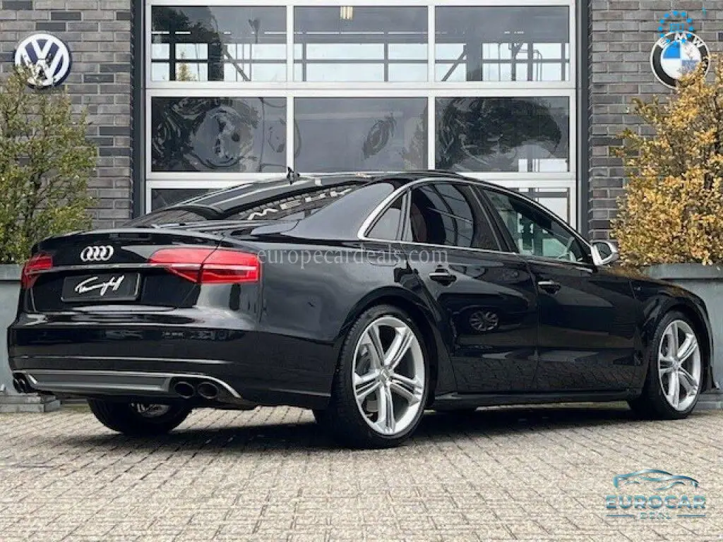 Audi S8