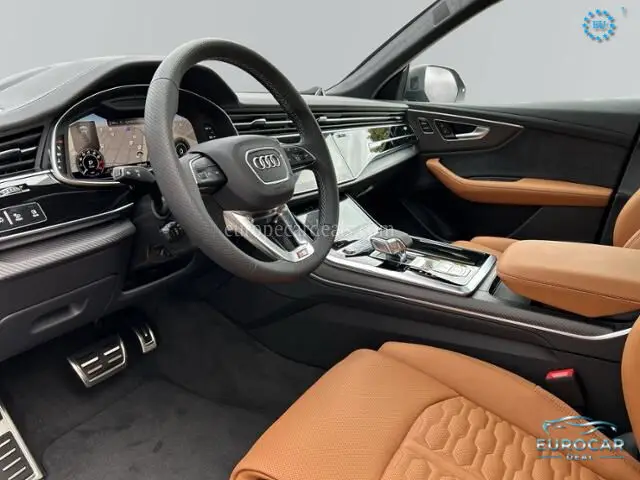 Audi RSQ8