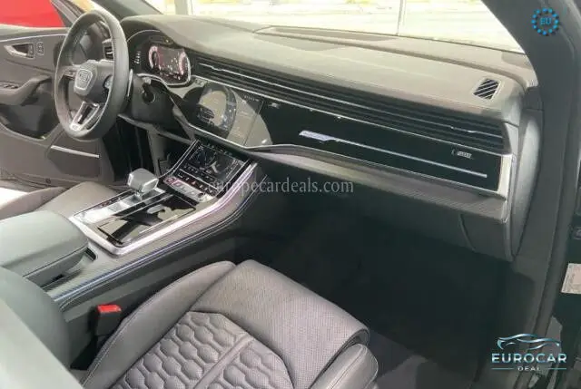 Audi RSQ8